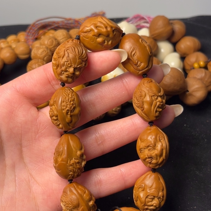 手串橄榄核双面十八罗汉