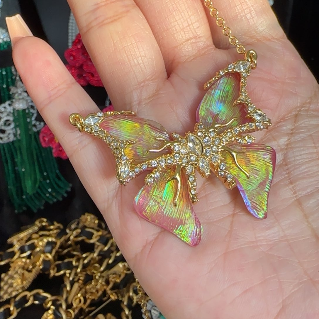 嫣***然琉璃纯铜合金项链是我的