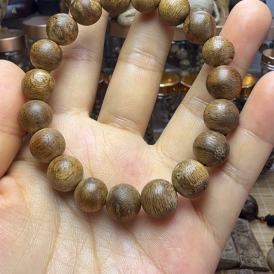 沉香碎屑沉香惠安 1.08 的，7 克