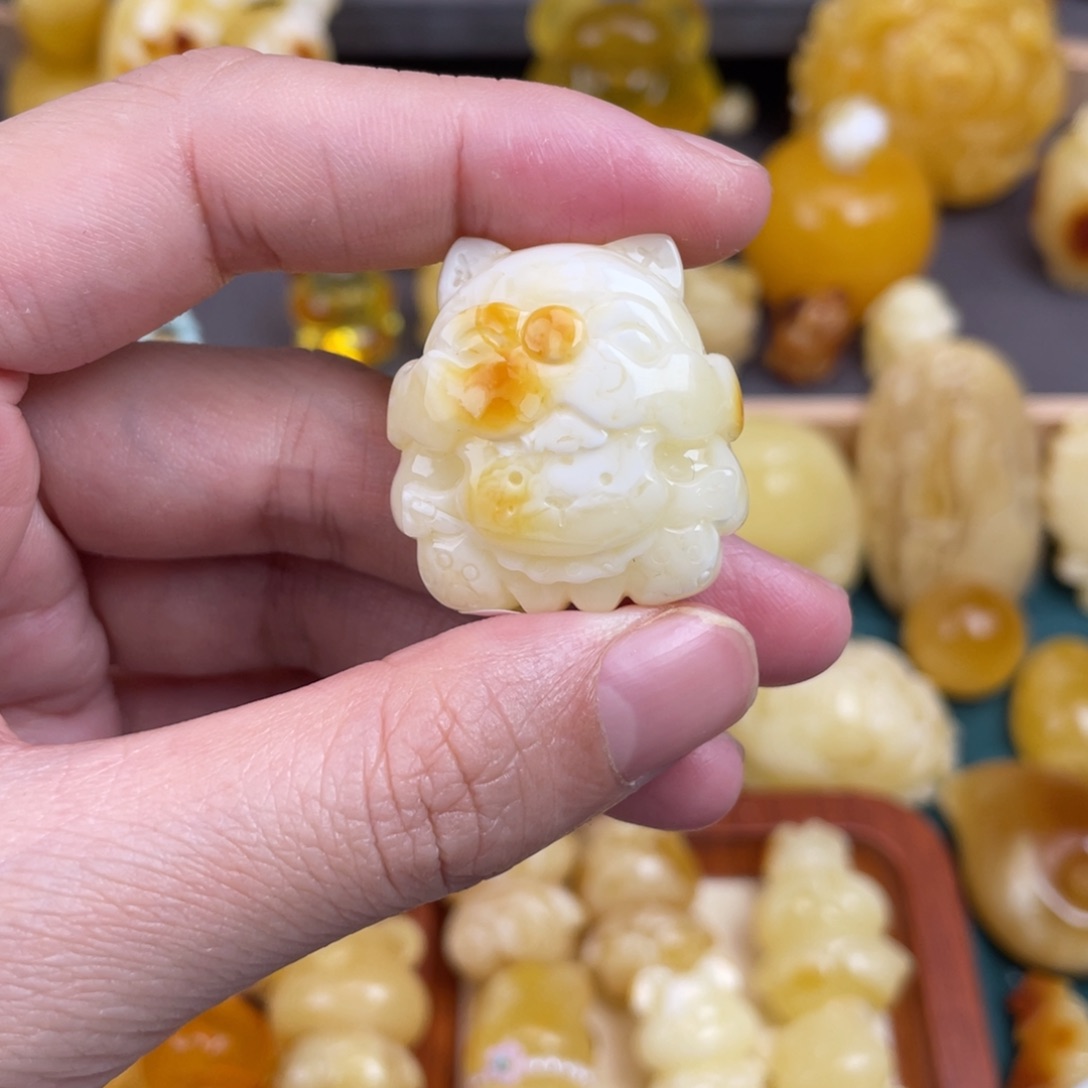 琥珀裸石未镶嵌蜜蜡