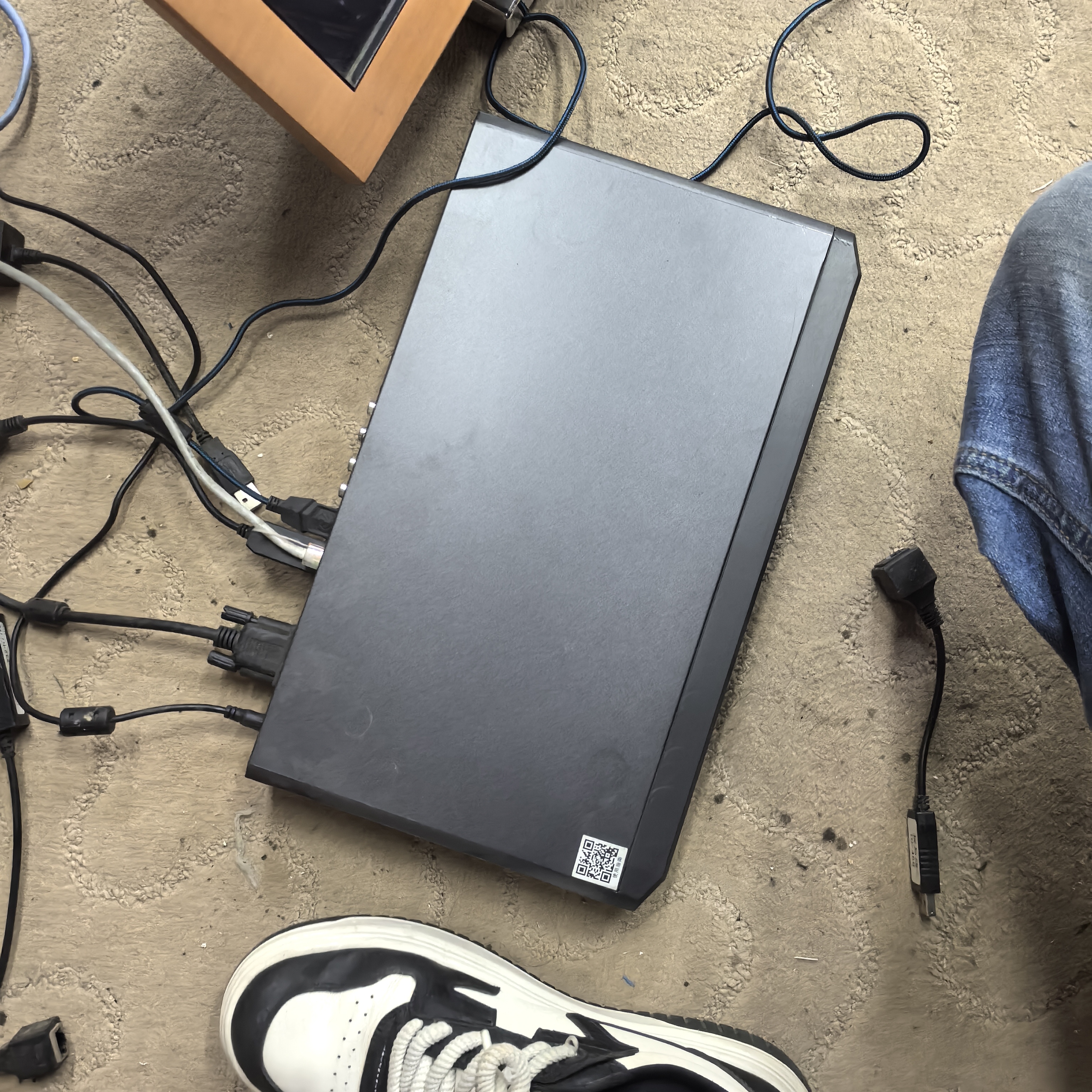 9新  以下，视易点歌机2T 21.5寸屏。不包邮