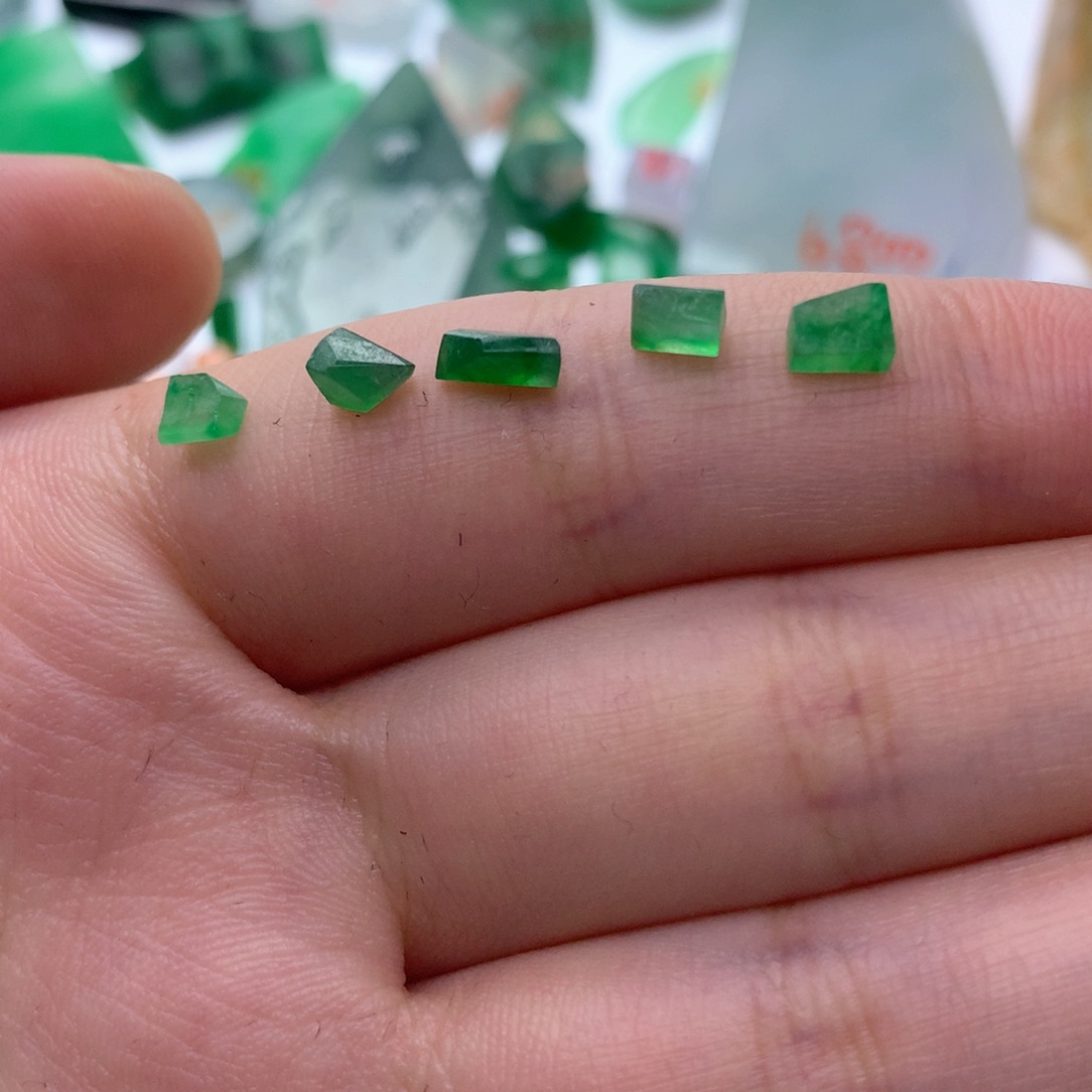 定制翡翠未镶嵌缅甸翡翠原石