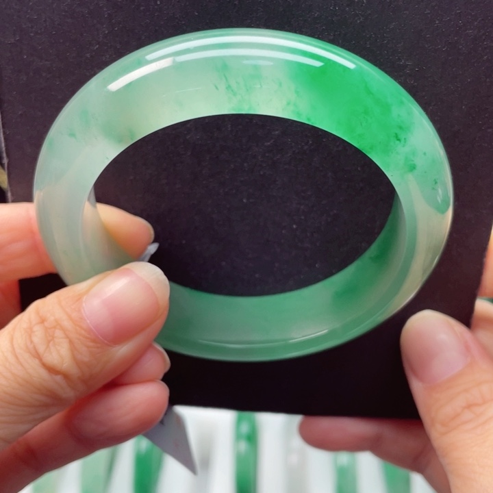 石英质玉手镯未镶嵌57-58