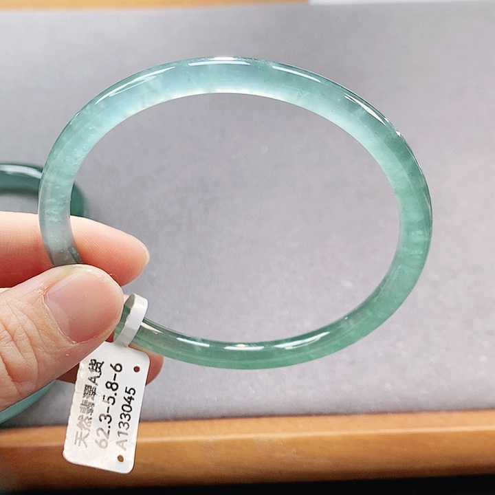 【闪购商品】翡翠手镯（圆镯）未镶嵌