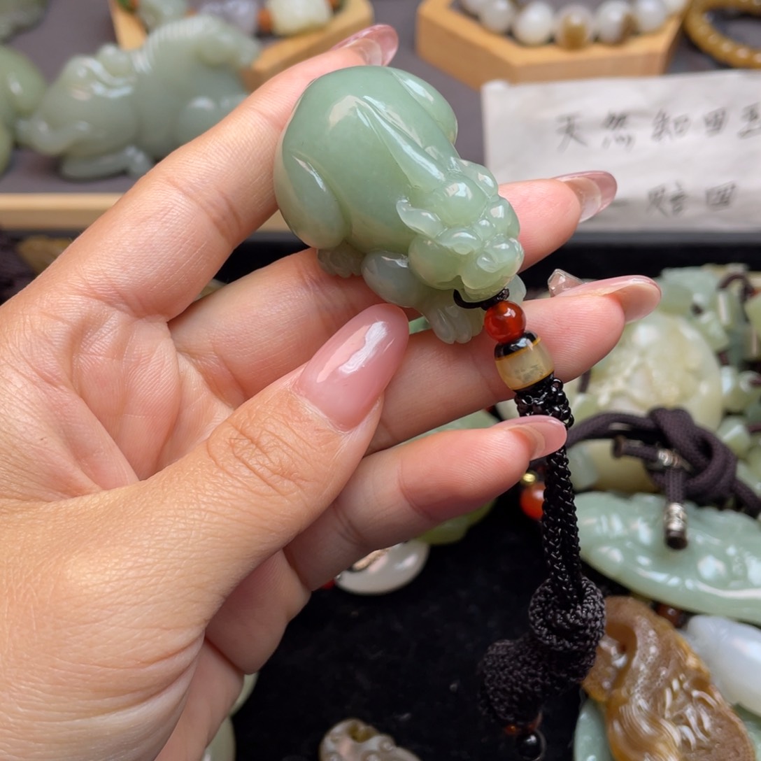 和田玉颈饰未镶嵌