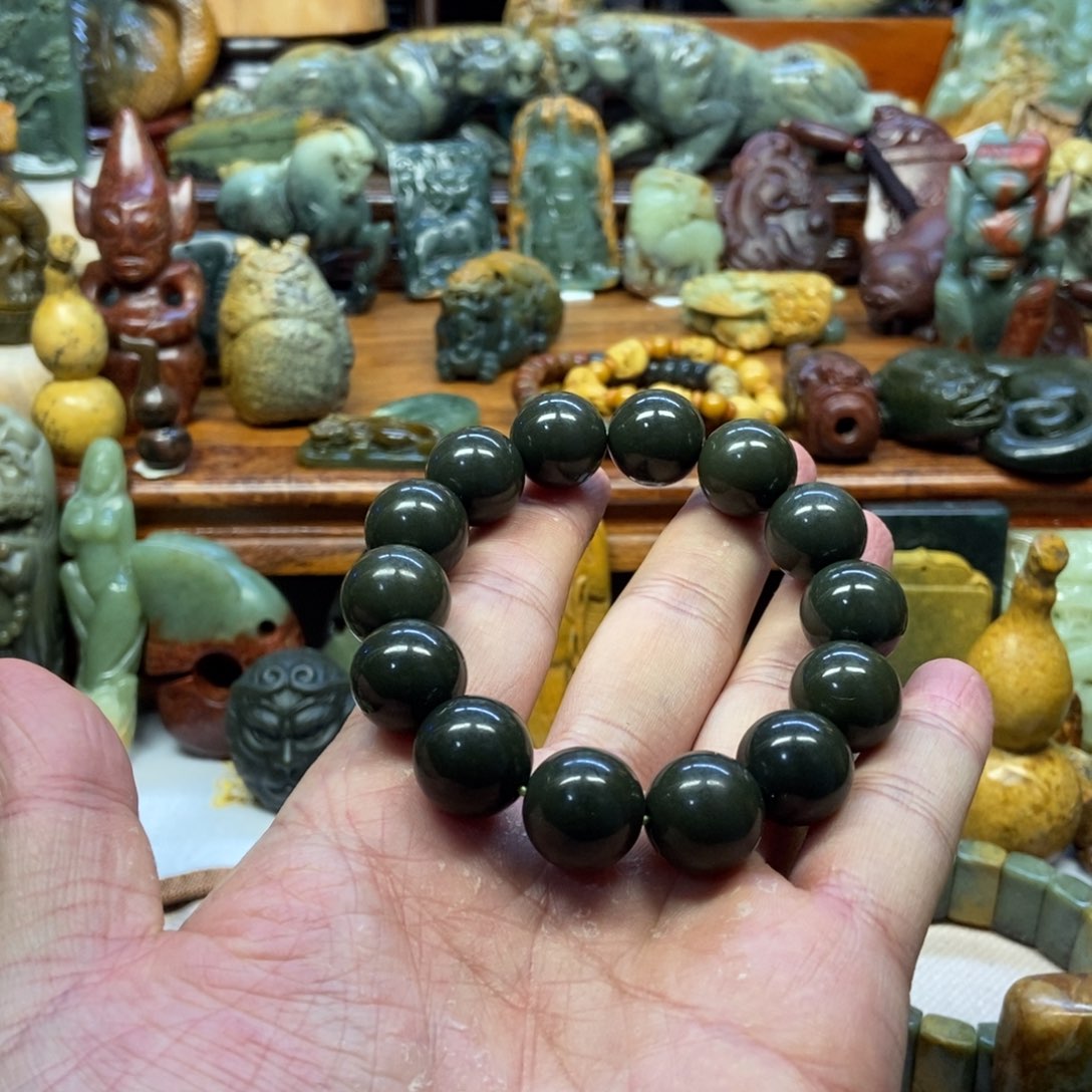 和田玉把件未镶嵌小***水