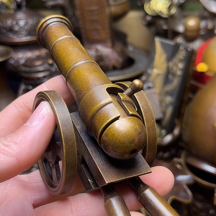 精美铜器批发档口