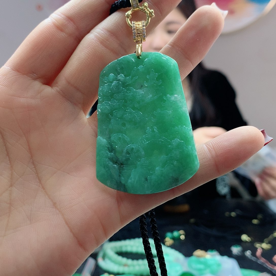 【闪购商品】翡翠吊坠(赠链)合金