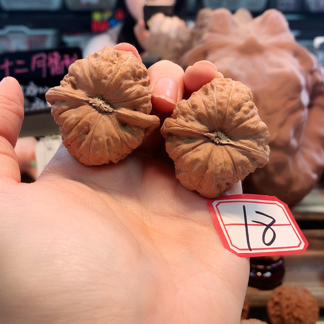 吊坠桃核42尺红皮南瓜墩