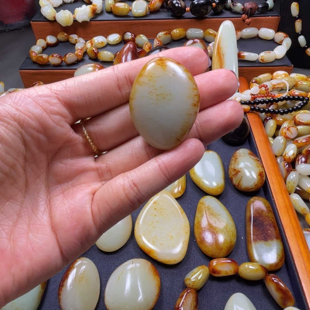 颈饰未镶嵌和田玉