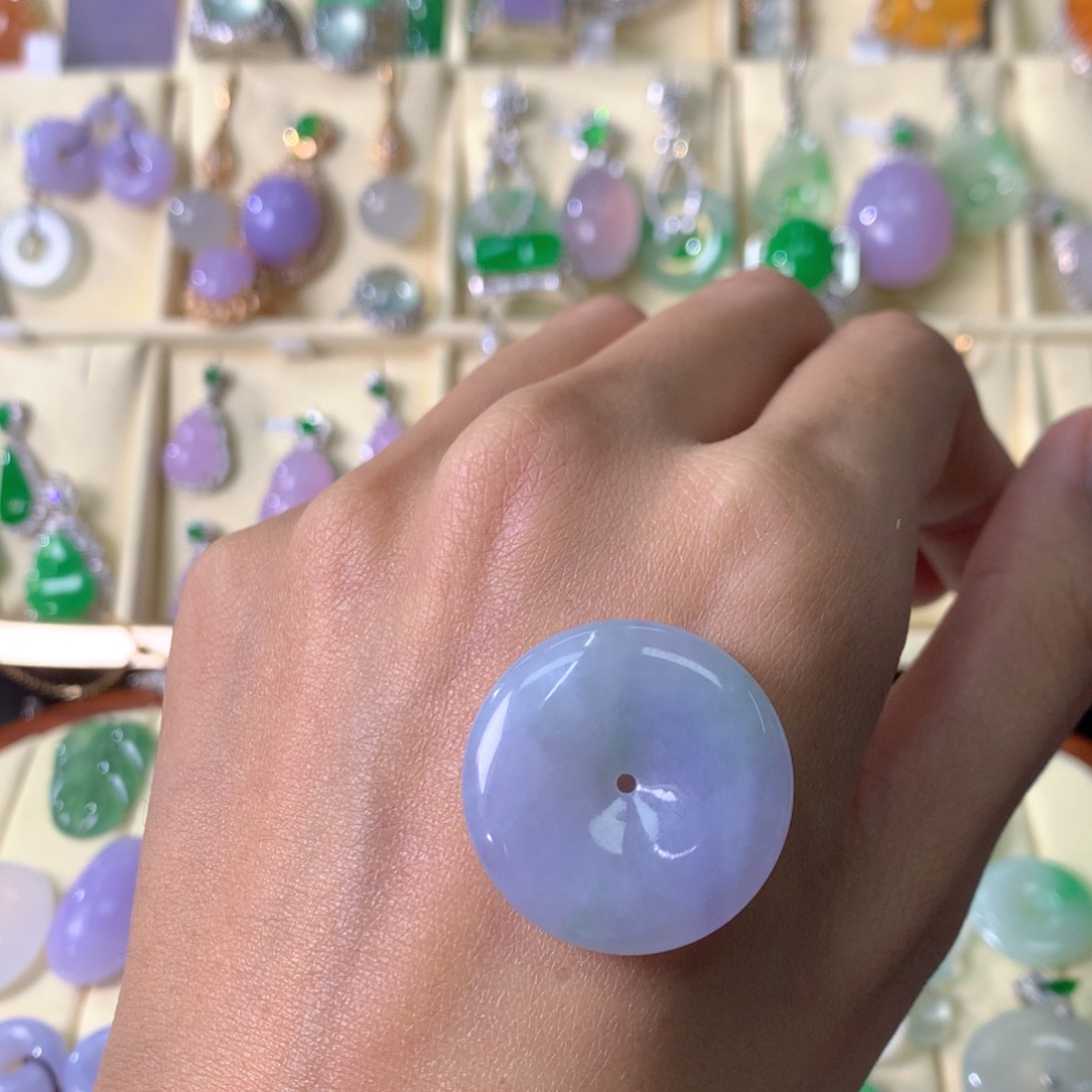 翡翠颈饰未镶嵌裸石