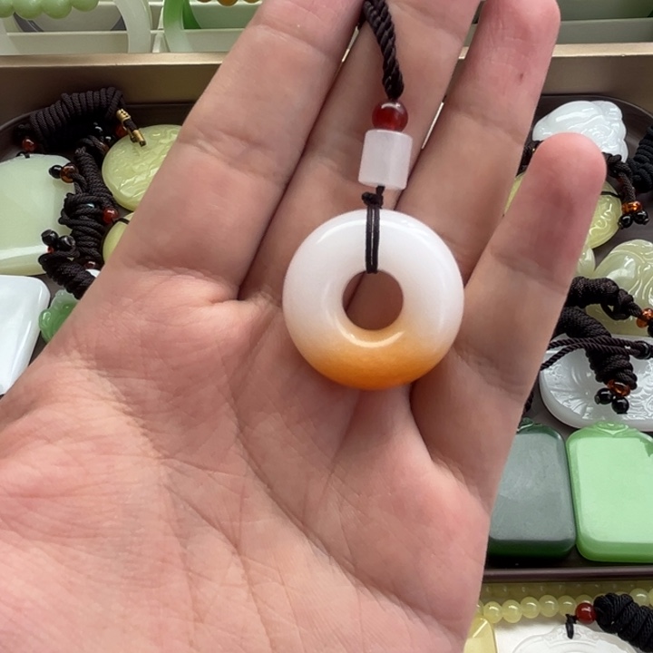 新疆老料精品平安扣吊坠