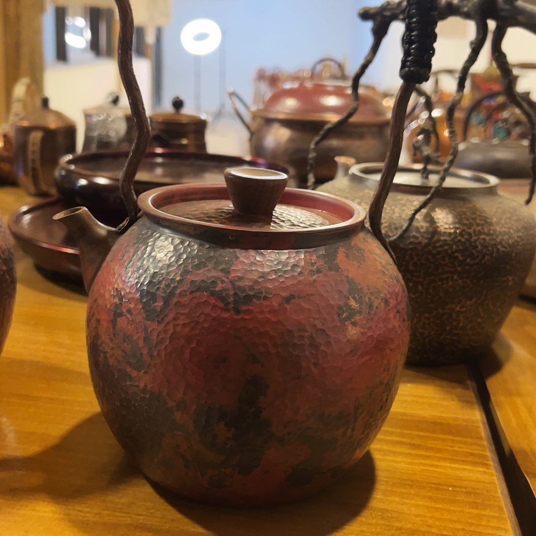 柴**滚高异型提梁壶手工锻打工艺