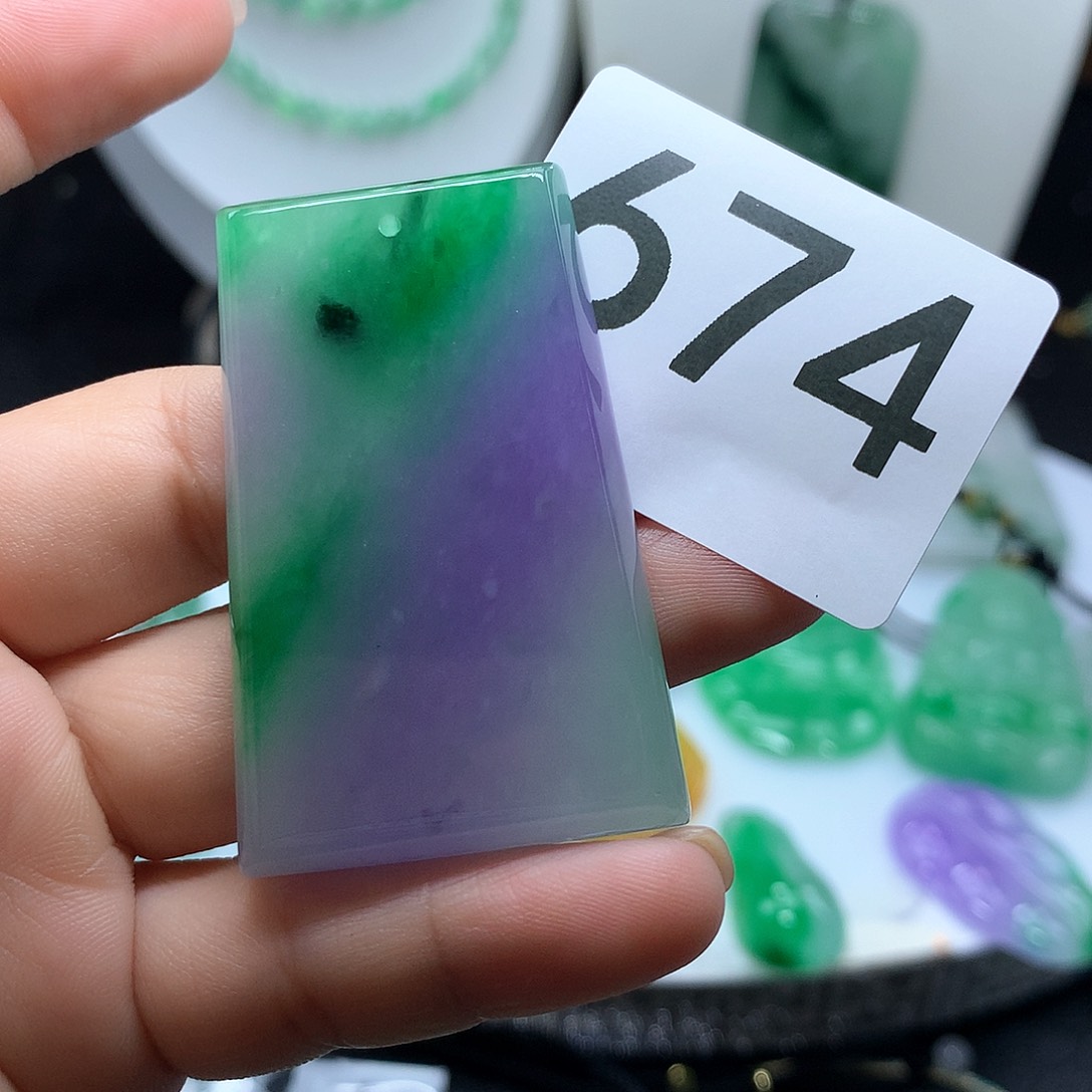 翡翠吊坠(赠链)未镶嵌