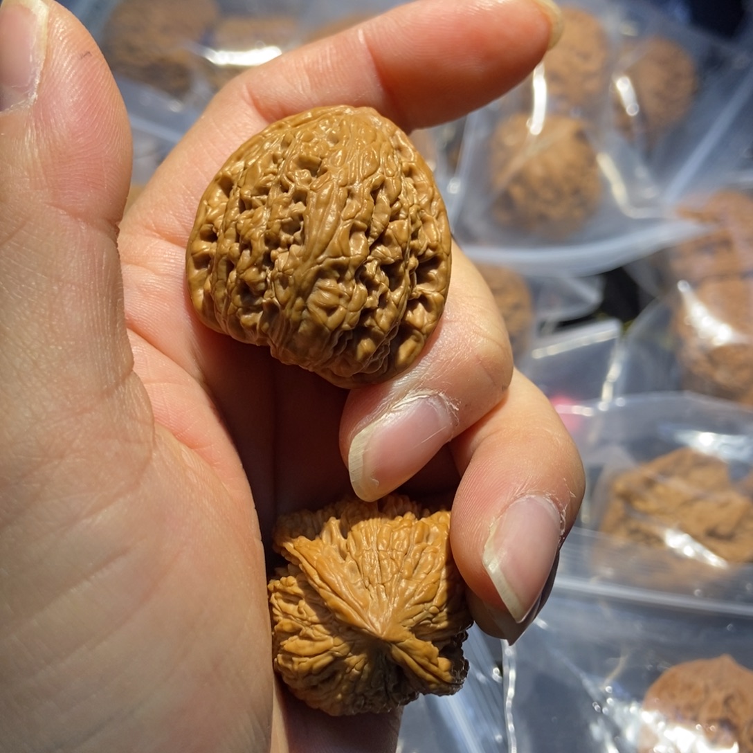 文玩核桃吊坠承德密纹66