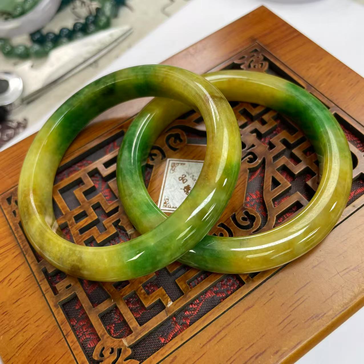 【大喜儿】新老黄绿常规时尚精致女士多样性发一个奇石