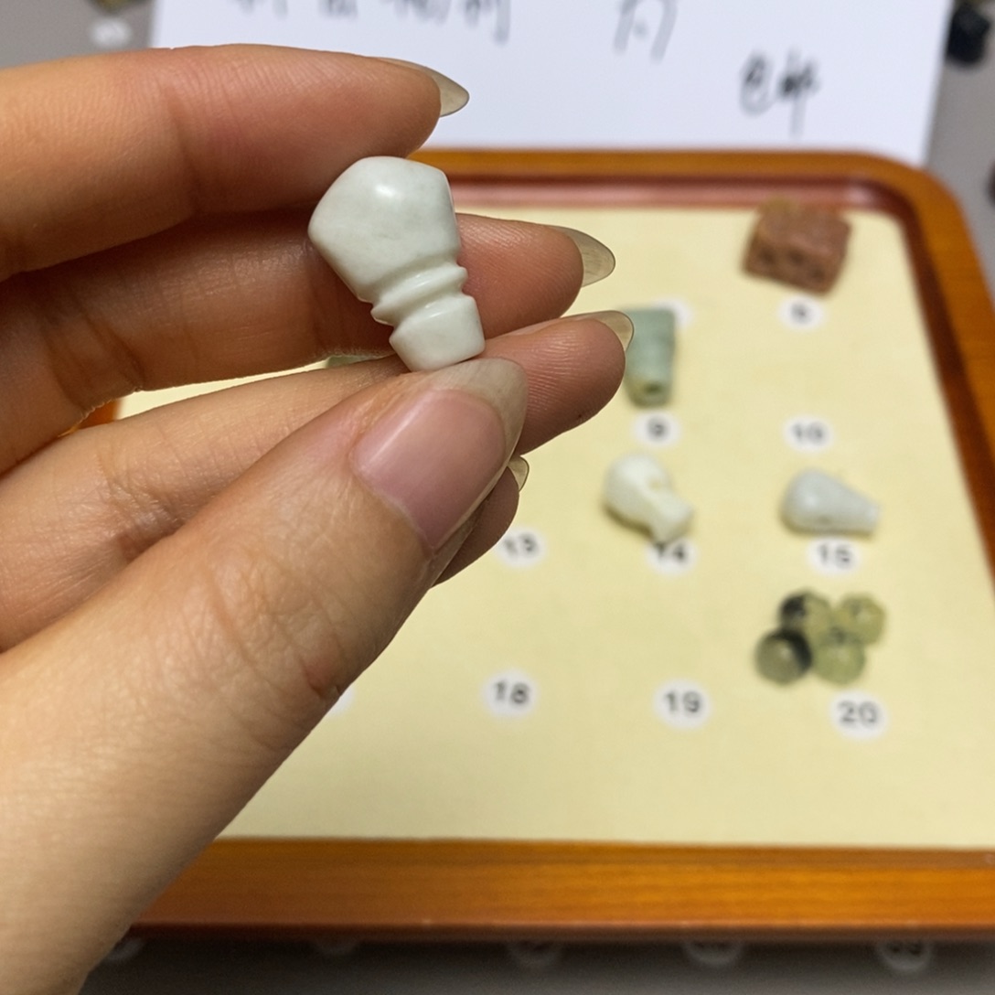 蛇纹石玉配饰合金然**鱼