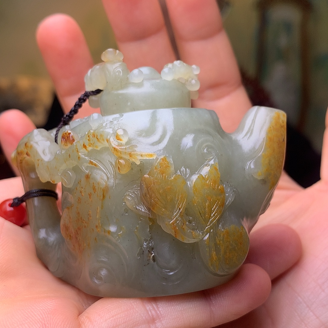 和田玉未镶嵌把件