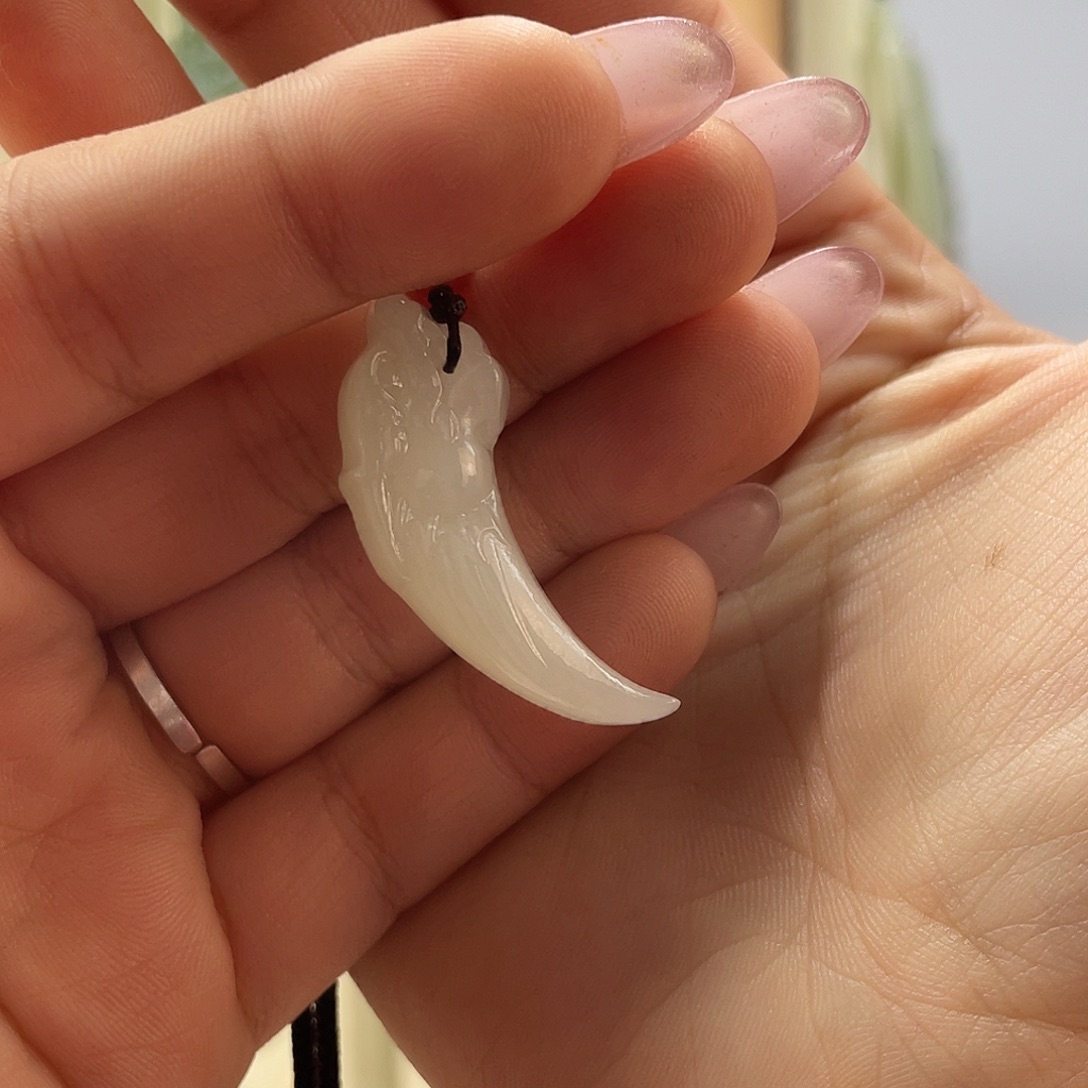 一****和田玉未镶嵌颈饰