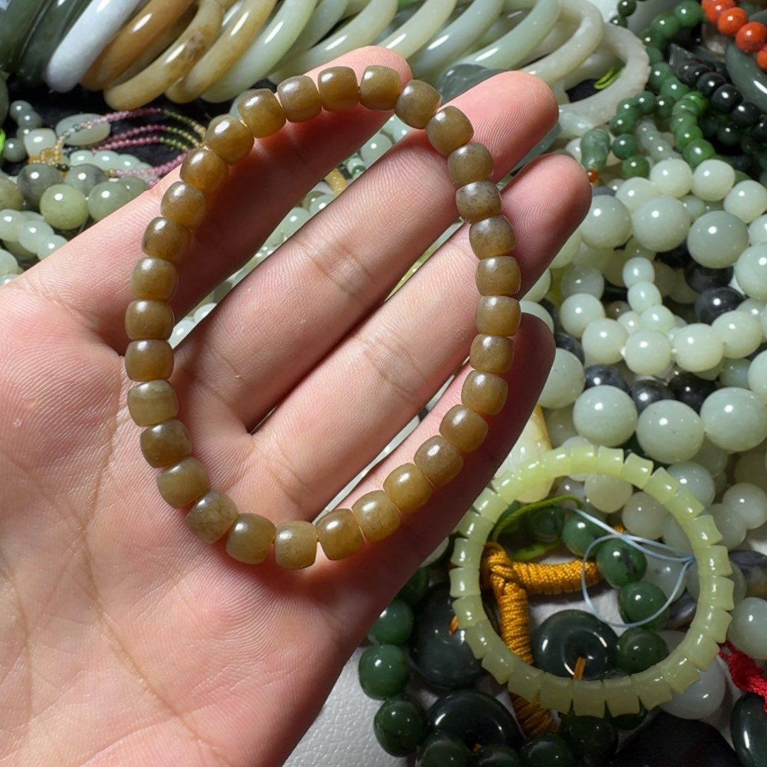 和田玉未镶嵌手串