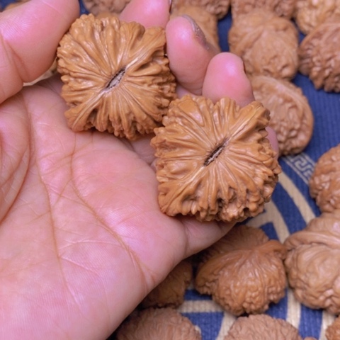 【闪购商品】文玩核桃吊坠执***儿四座楼43