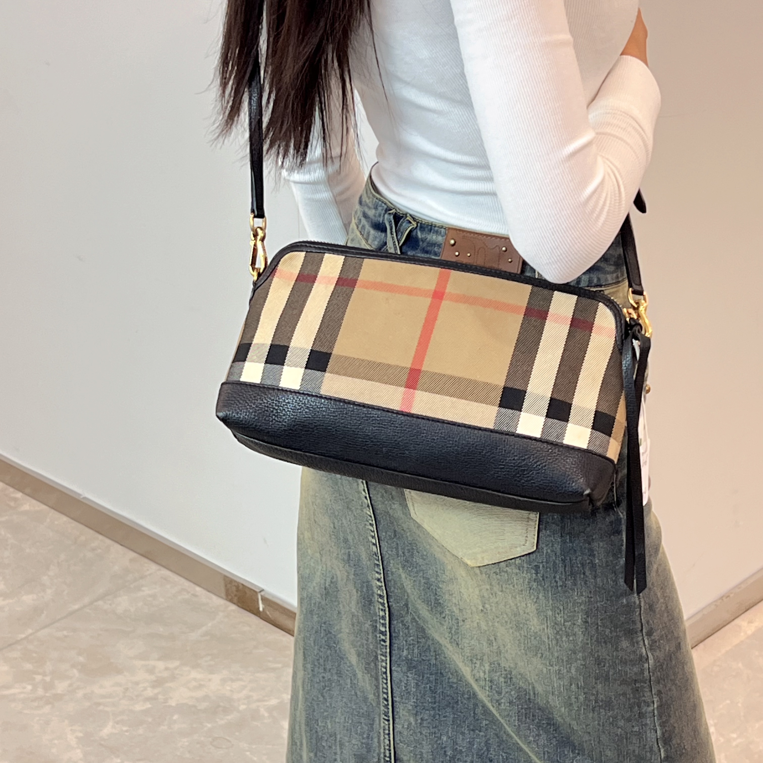 95新 BURBERRY/博柏利 巴宝莉格纹中号肩包斜挎手拿包包经典/95新