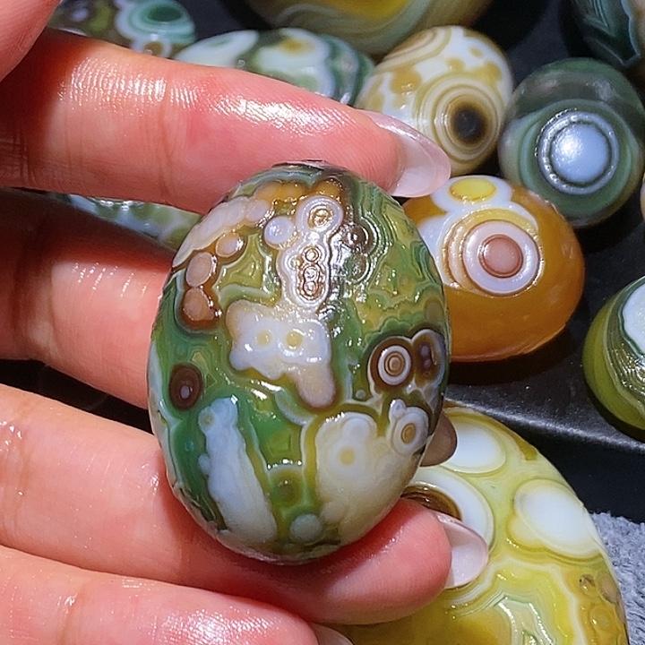 玛瑙/玉髓未镶嵌珠宝奇石95