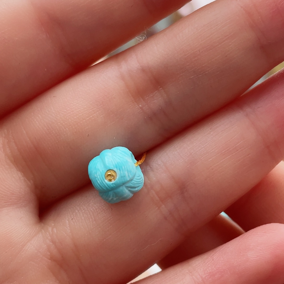 绿松石颈饰未镶嵌