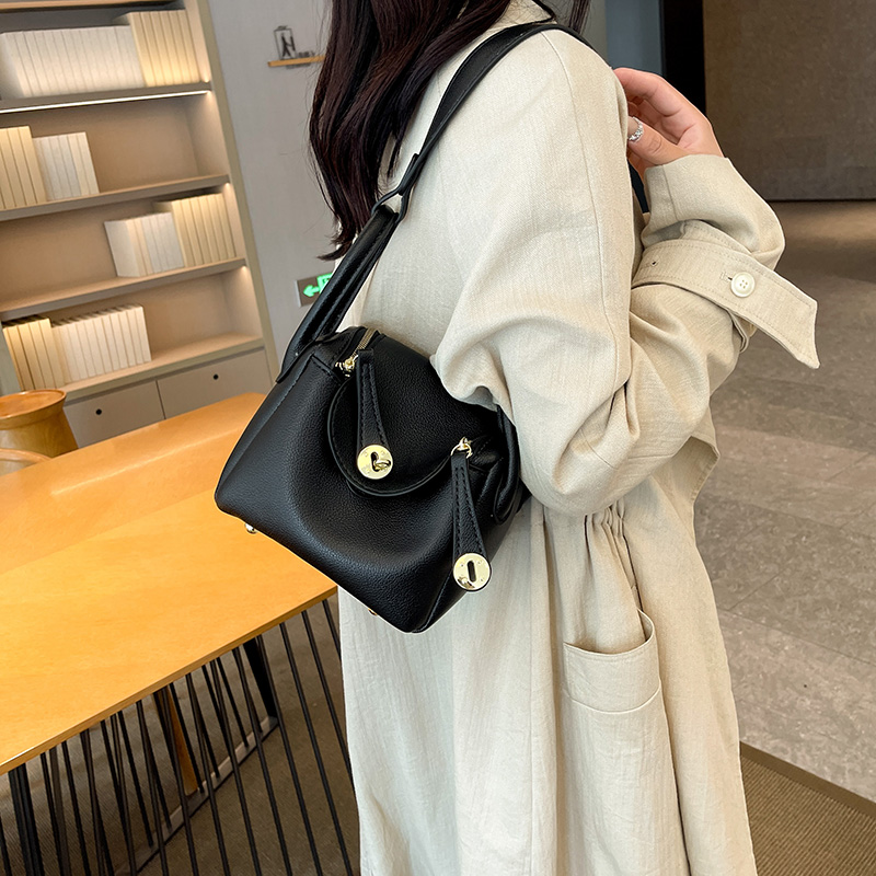 琳迪轻奢经典手工DIYins自制材料包简约小众单肩包送女友腋下包包