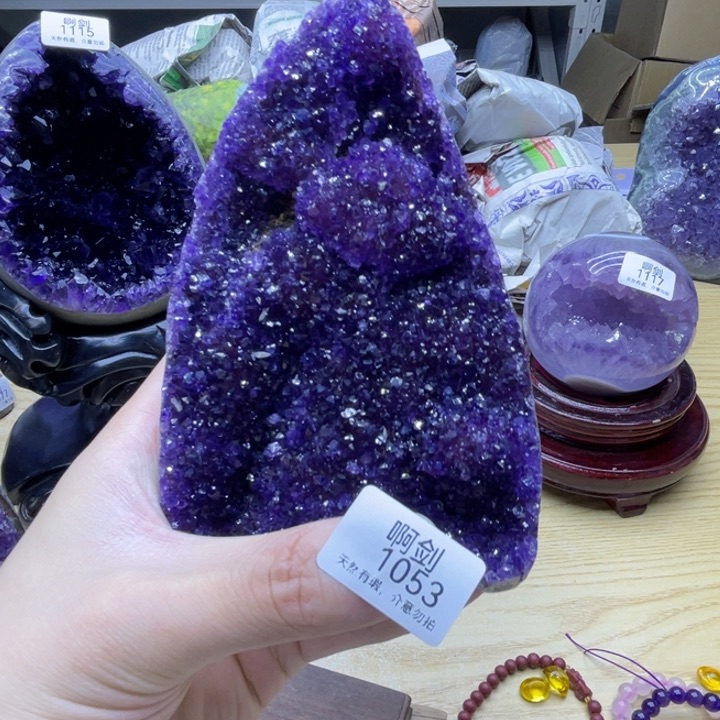 未镶嵌水晶大型摆件（非配饰）