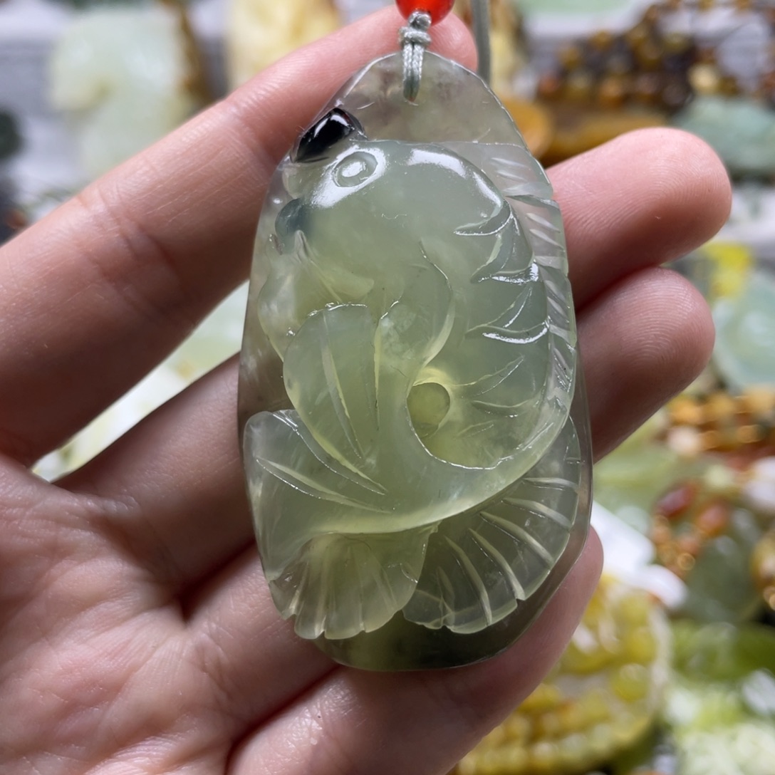 蛇纹石玉未镶嵌吊坠