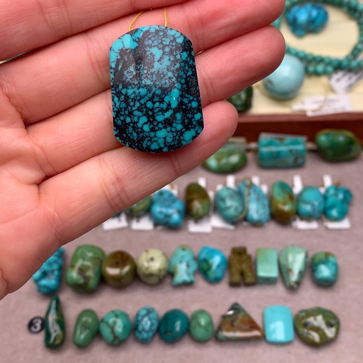 绿松石未镶嵌珠宝奇石