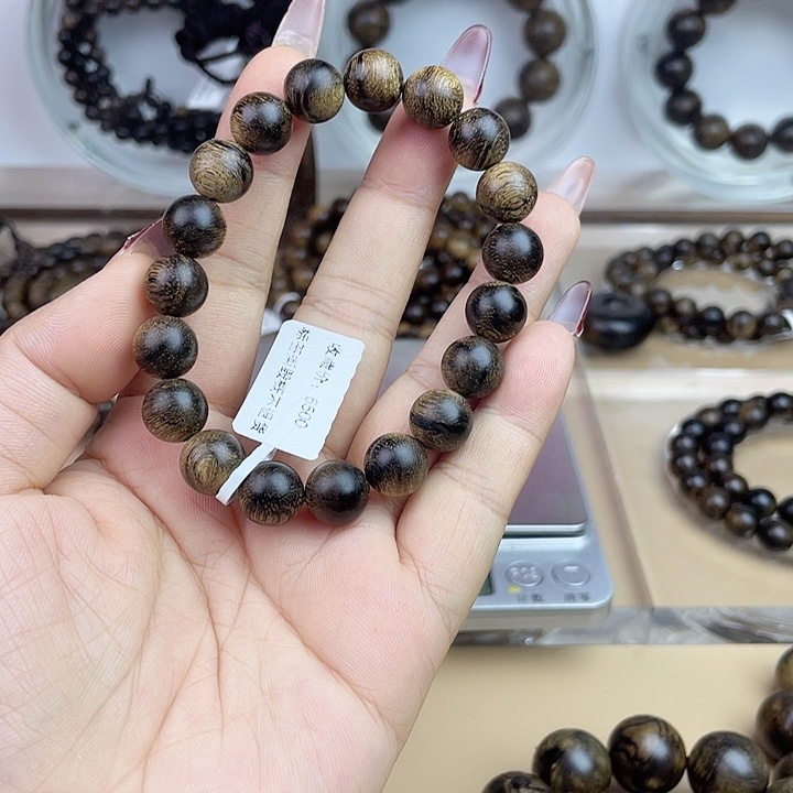 沉香手串无***?越南芽庄白奇玉化留疤嘤子虎斑