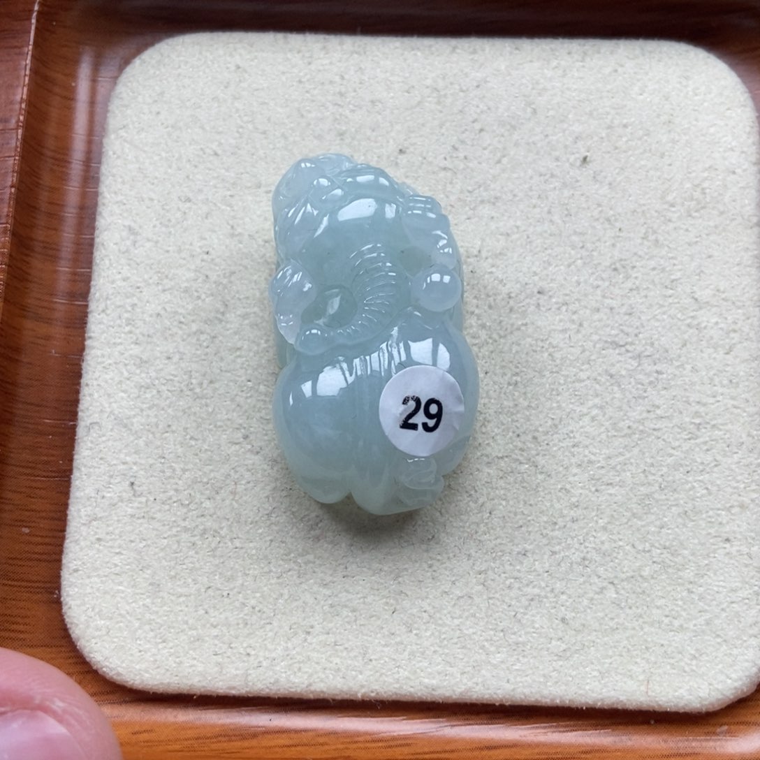 翡翠未镶嵌颈饰如意貔貅吊坠