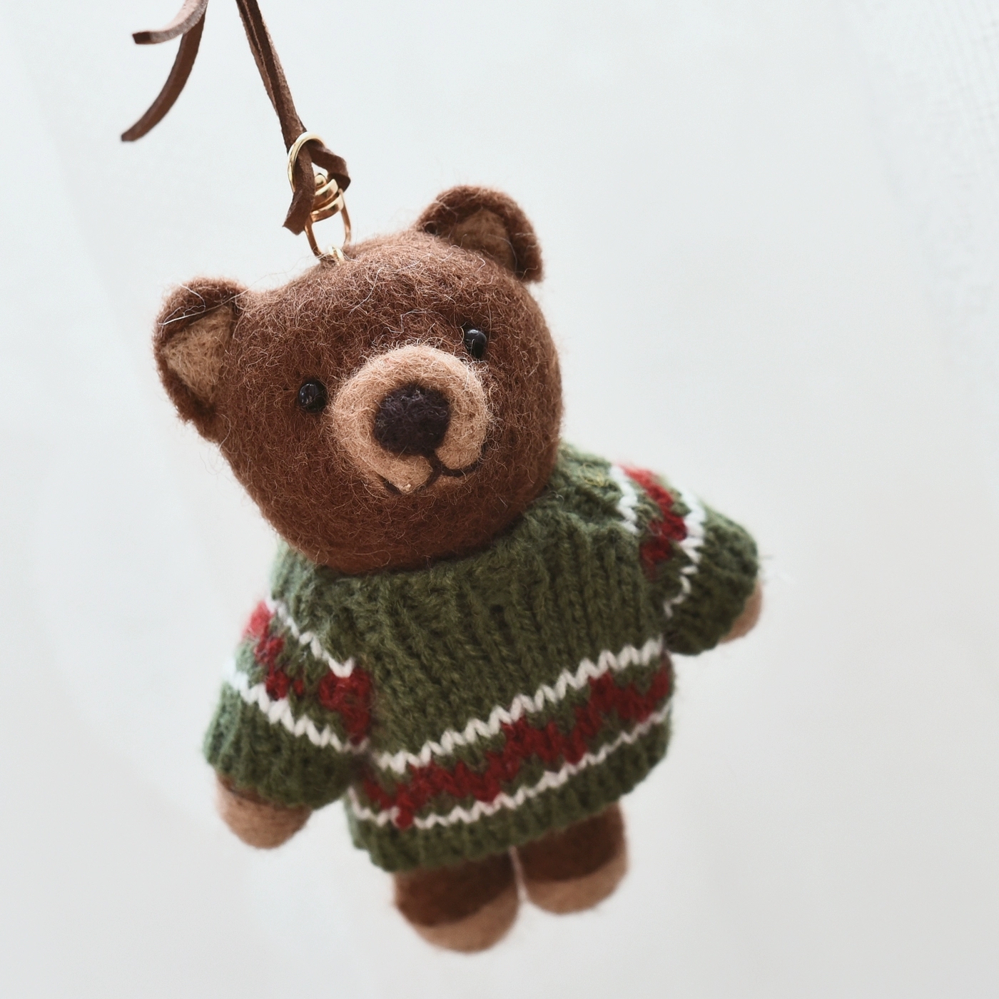 进口情侣挂件手工羊毛毡车挂大号包挂小众棕熊公仔钥匙扣卡通吊坠