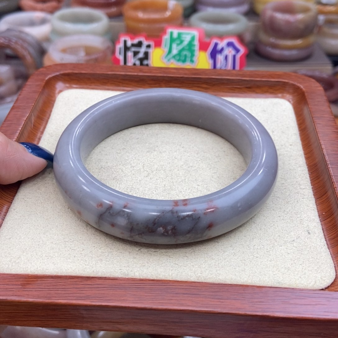 石英质玉手镯未镶嵌