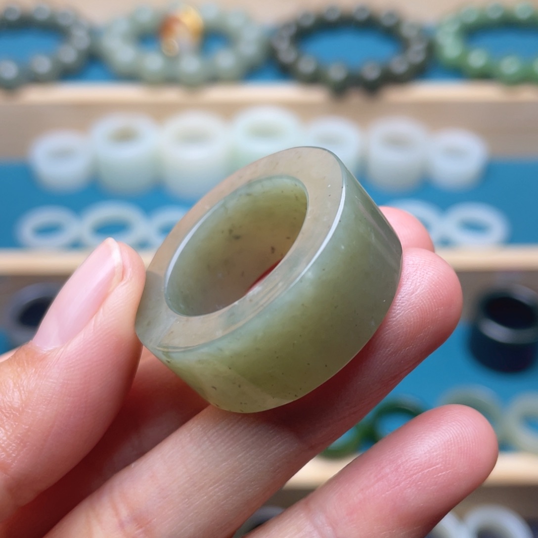 和田玉戒指未镶嵌