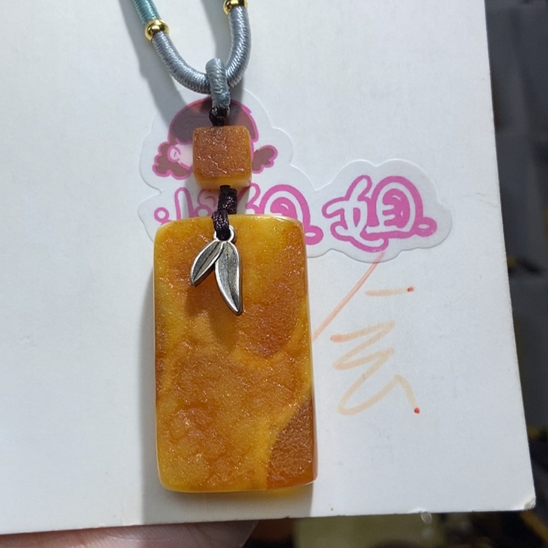 甜***道定制琥珀未镶嵌琥珀