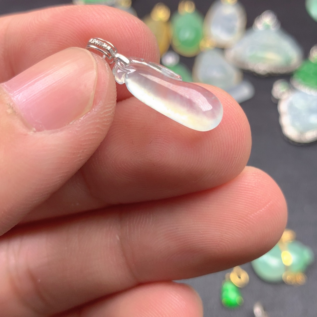 【闪购商品】颈饰18K金镶嵌翡翠翡翠