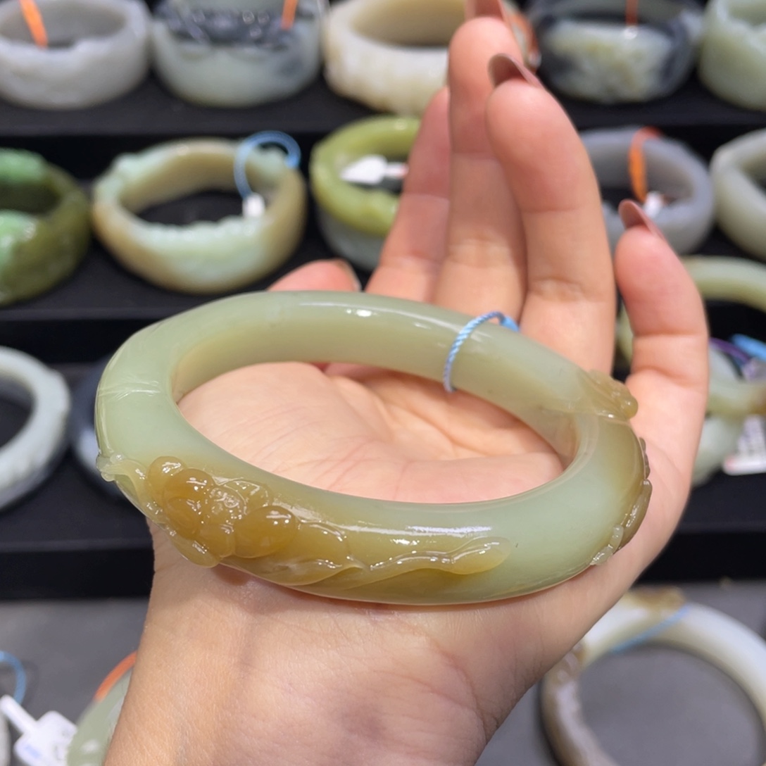 和田玉手镯未镶嵌12