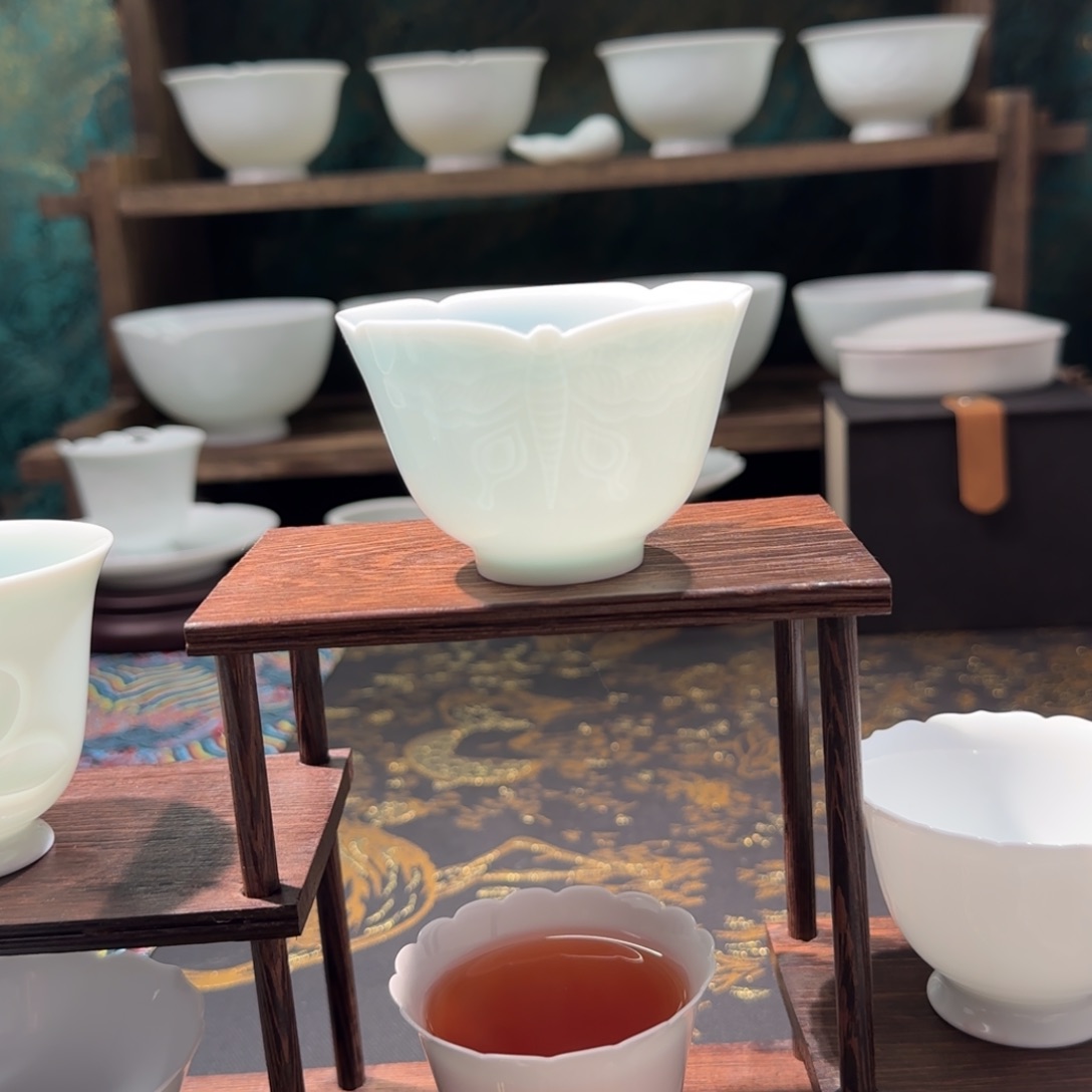 蝴蝶杯青白瓷陶瓷