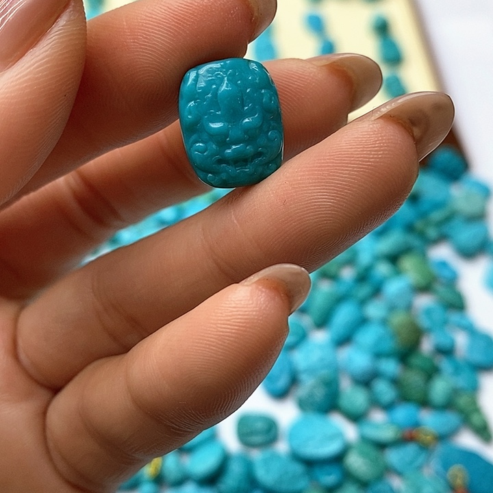 绿松石颈饰未镶嵌