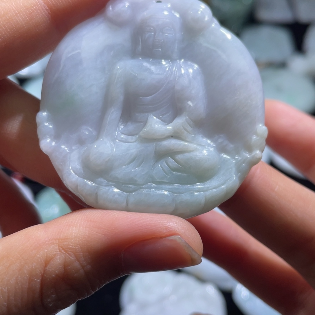 翡翠未镶嵌颈饰守护神