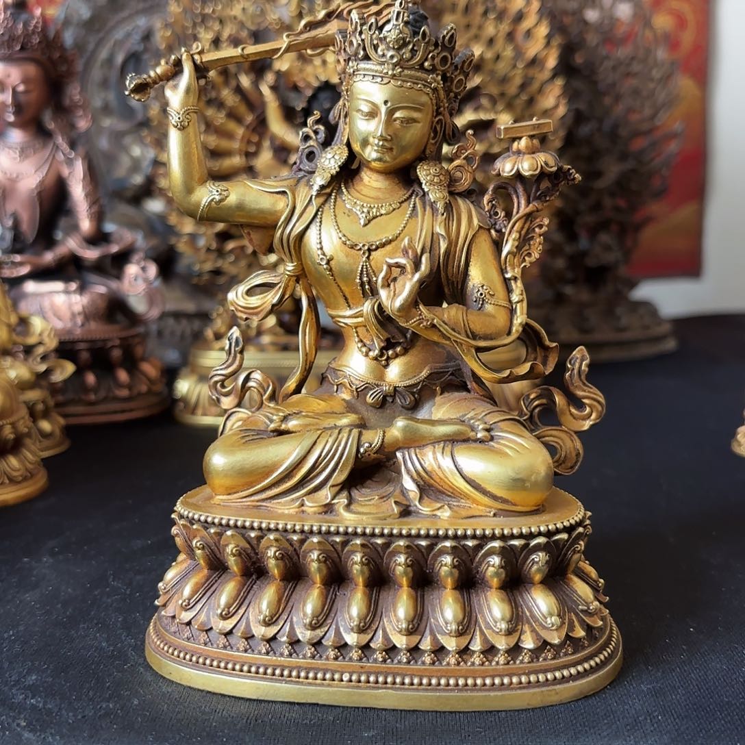 举剑文殊鎏金摆件