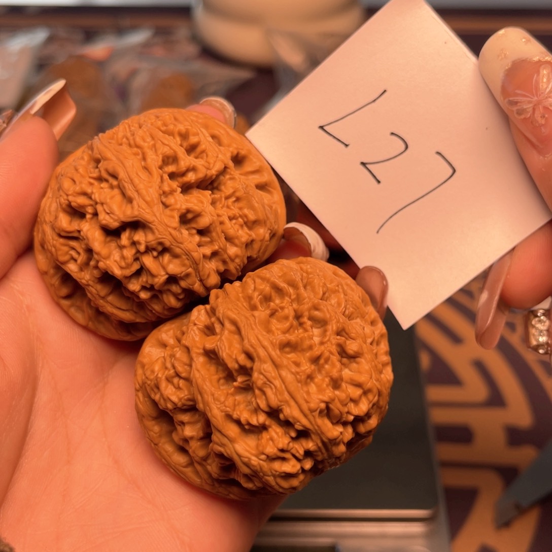 文玩核桃把件粗筋51