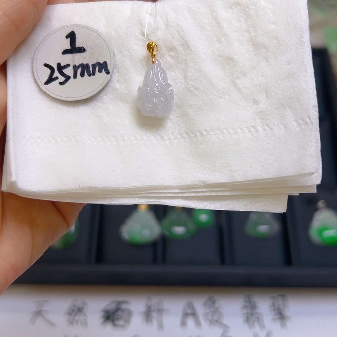 翡翠颈饰18K金镶嵌翡翠