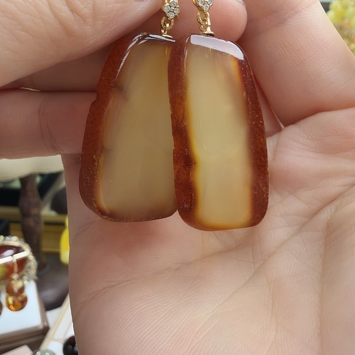 琥珀未镶嵌珠宝奇石