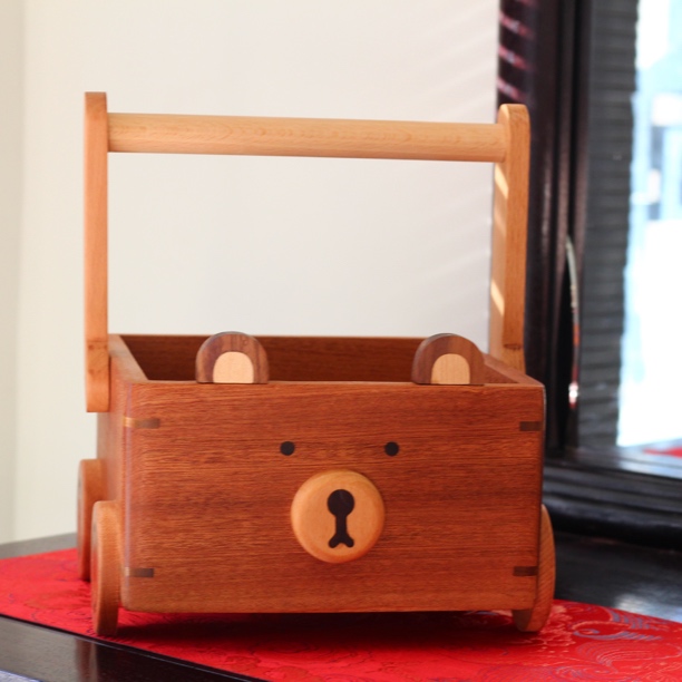 过木不忘 |  实木小熊收纳车小巧实用可爱适用于桌面收纳