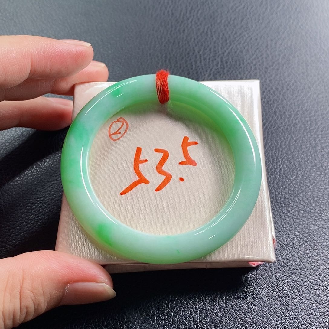 翡翠手镯未镶嵌2号链接