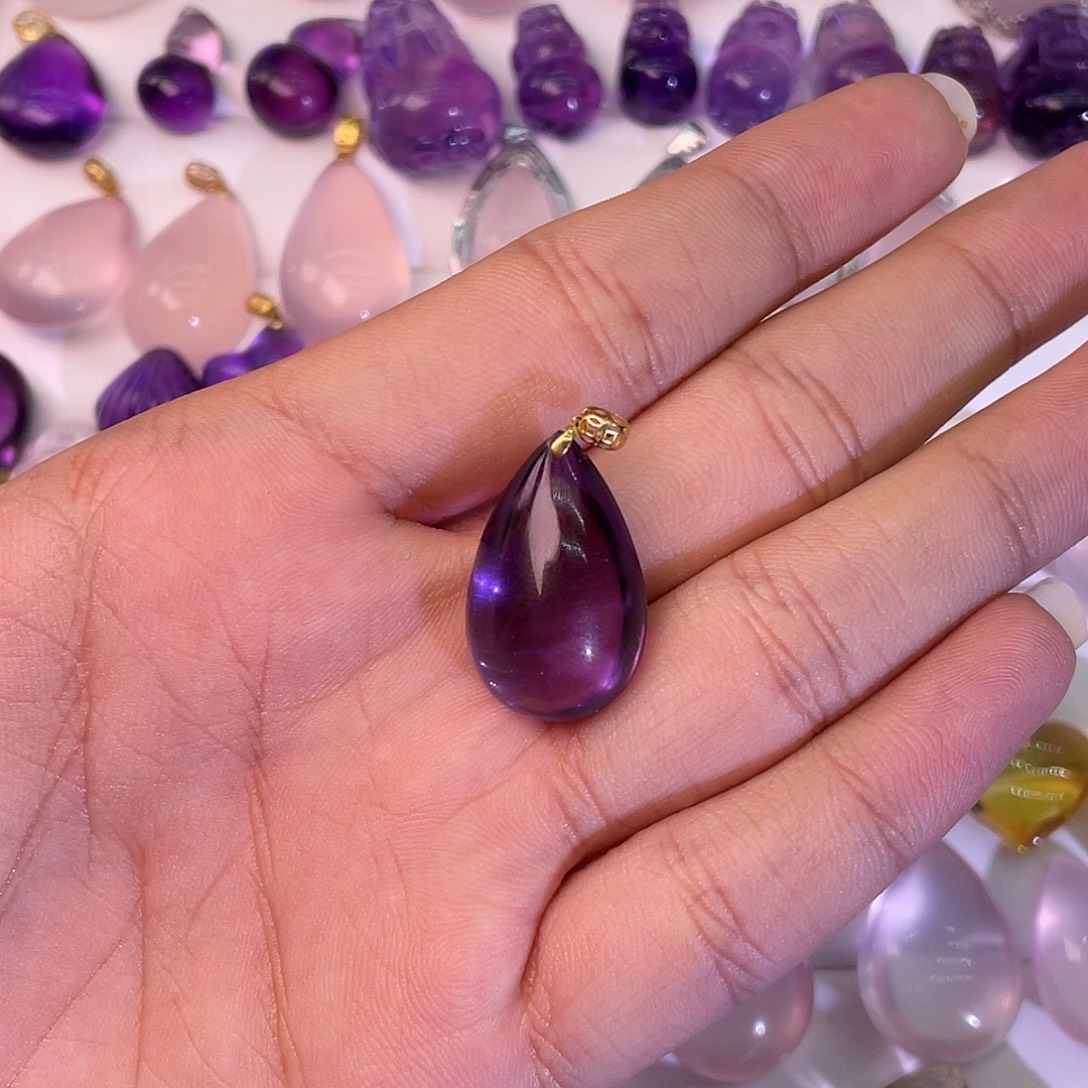 18K金镶嵌水晶颈饰紫水晶水滴吊坠